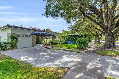 415 Velarde Avenue Coral Gables FL 33134