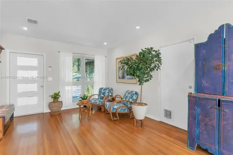 415 Velarde Avenue Coral Gables FL 33134