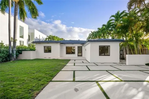 900 W 47th Court Miami Beach FL 33140