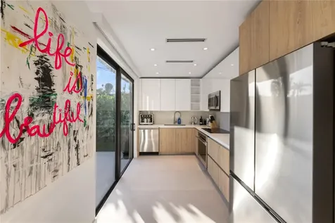 900 W 47th Court Miami Beach FL 33140