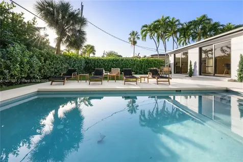 900 W 47th Court Miami Beach FL 33140