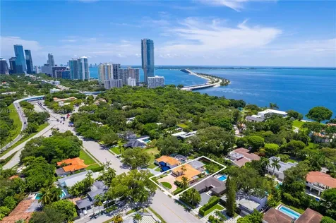 3001 S Miami Avenue Miami FL 33129