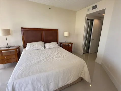 20185 E Country Club Drive Aventura FL 33180