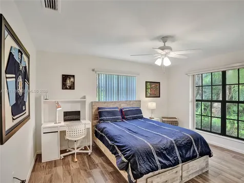 11300 Shady Lane Plantation FL 33325