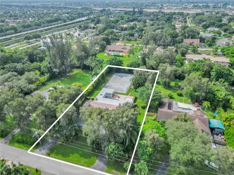 11300 Shady Lane Plantation FL 33325