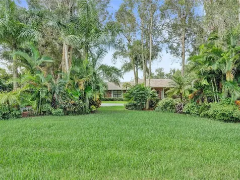 11300 Shady Lane Plantation FL 33325