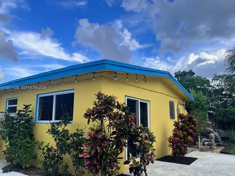 881 SW 49th Terrace Plantation FL 33317