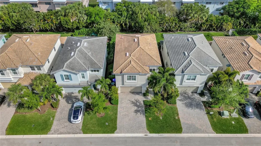 4353 Large Leaf Lane Hollywood FL 33021