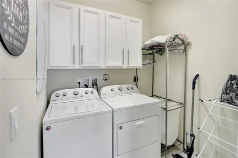 4353 Large Leaf Lane Hollywood FL 33021