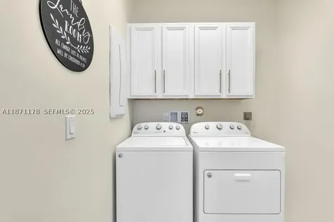 4353 Large Leaf Lane Hollywood FL 33021