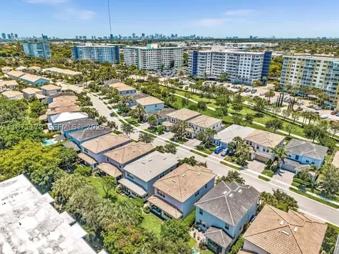 4353 Large Leaf Lane Hollywood FL 33021
