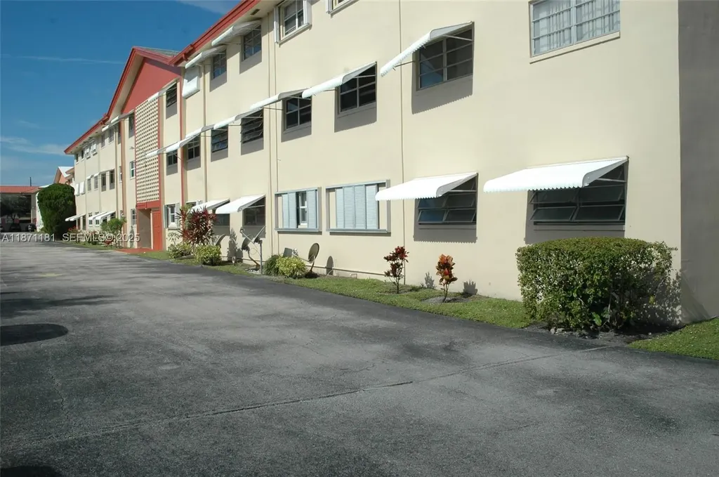 5300 Washington Street Hollywood FL 33021