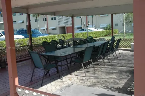 5300 Washington Street Hollywood FL 33021