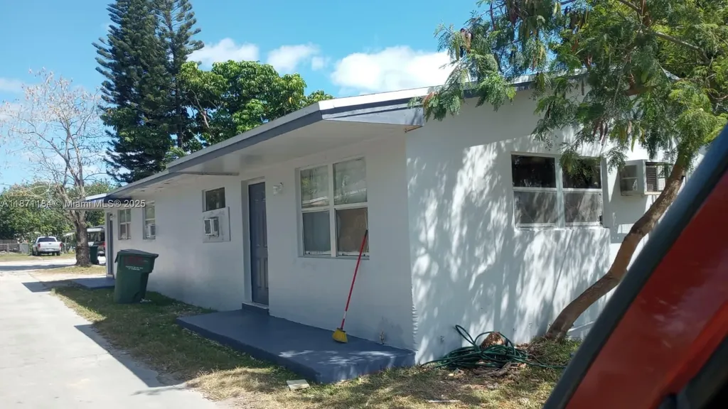 1140 NW 9th Street Homestead FL 33030