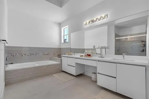 8467 NW 110th Place Doral FL 33178