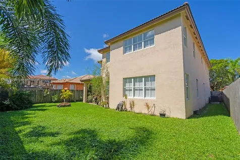 8467 NW 110th Place Doral FL 33178