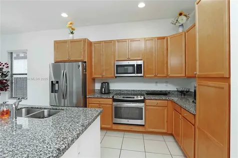 3293 W 98th Place Hialeah FL 33018