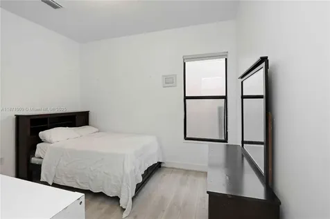 3293 W 98th Place Hialeah FL 33018