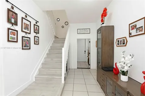 3293 W 98th Place Hialeah FL 33018