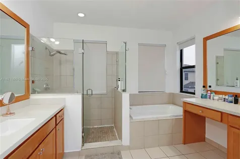 3293 W 98th Place Hialeah FL 33018