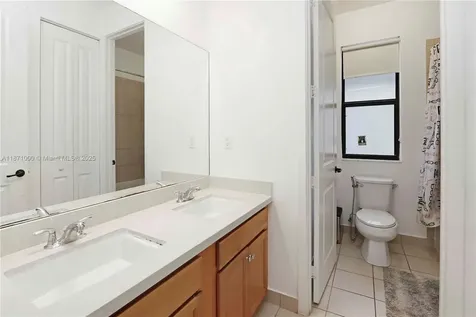 3293 W 98th Place Hialeah FL 33018
