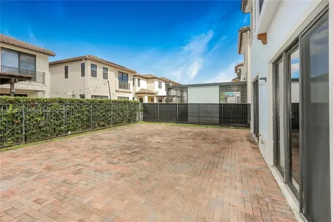 3293 W 98th Place Hialeah FL 33018