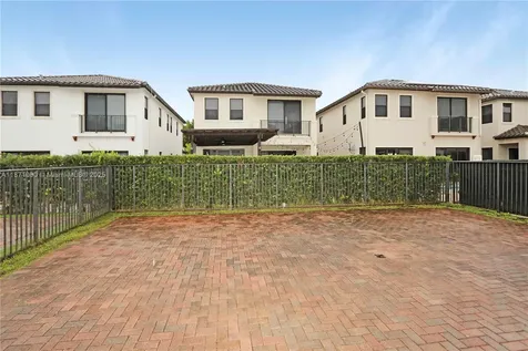 3293 W 98th Place Hialeah FL 33018