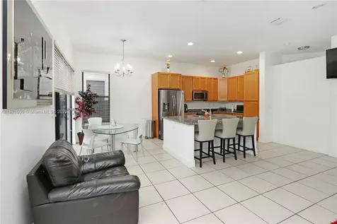 3293 W 98th Place Hialeah FL 33018