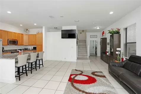3293 W 98th Place Hialeah FL 33018