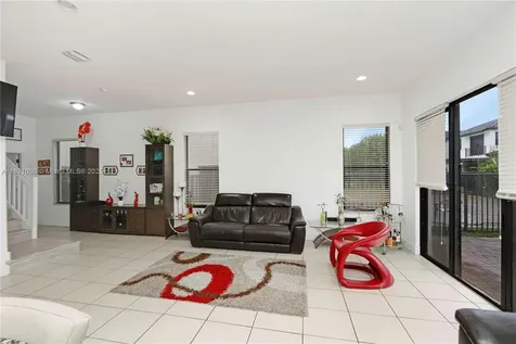 3293 W 98th Place Hialeah FL 33018