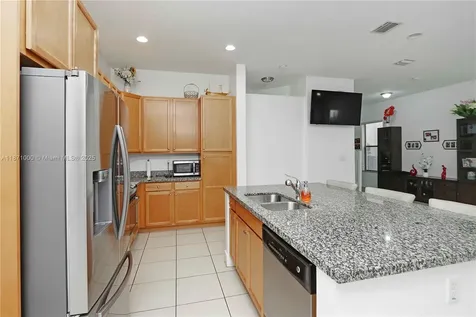 3293 W 98th Place Hialeah FL 33018