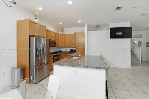 3293 W 98th Place Hialeah FL 33018