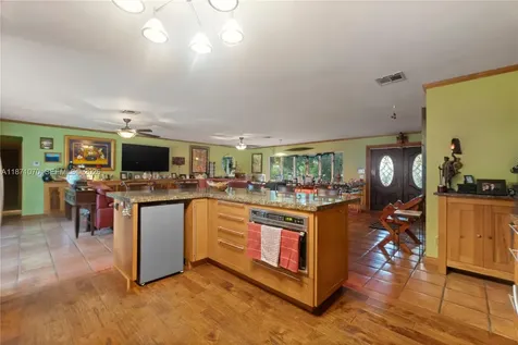 3260 Lakeview Drive Pompano Beach FL 33062
