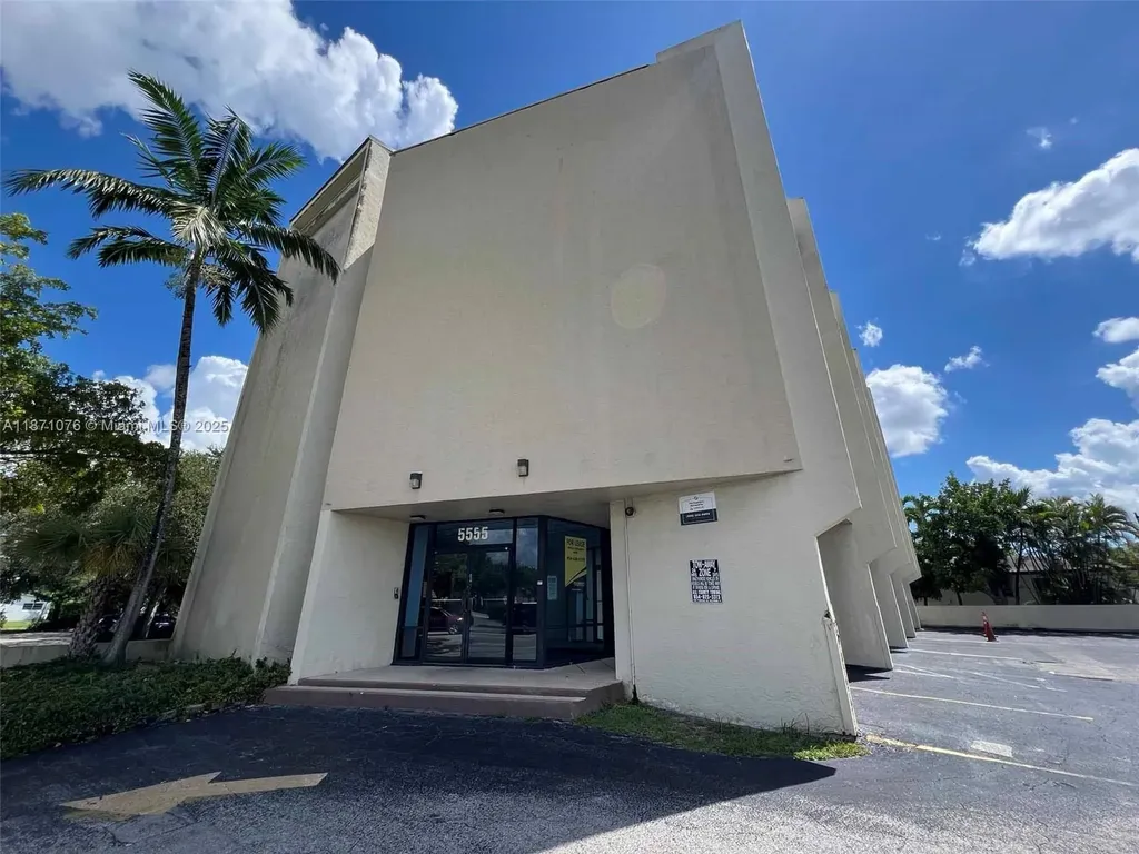 5555 Hollywood Boulevard Hollywood FL 33021