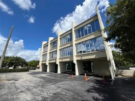 5555 Hollywood Boulevard Hollywood FL 33021