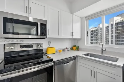 5900 Collins Avenue Miami Beach FL 33140