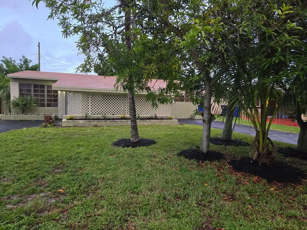 6751 Meade Street Hollywood FL 33024