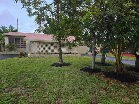 6751 Meade Street Hollywood FL 33024