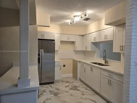 6751 Meade Street Hollywood FL 33024