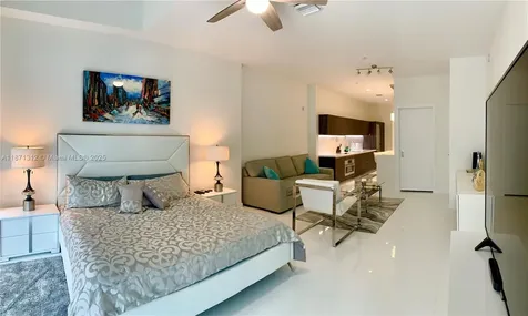 851 NE 1 Avenue Miami FL 33132