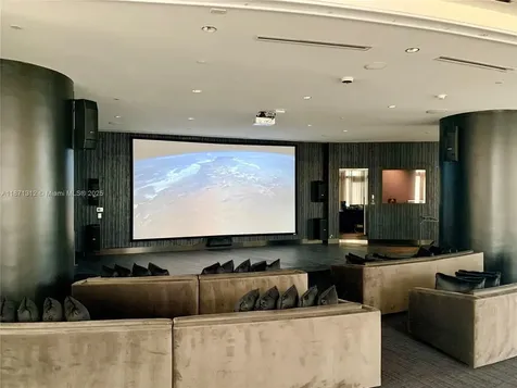 851 NE 1 Avenue Miami FL 33132