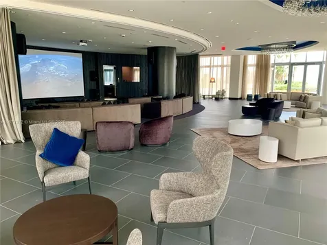 851 NE 1 Avenue Miami FL 33132