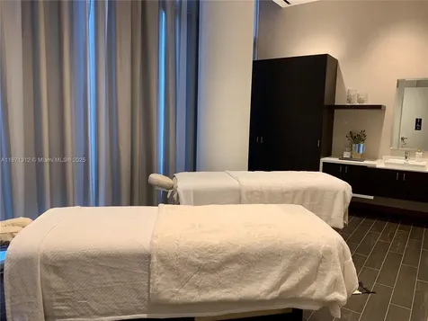 851 NE 1 Avenue Miami FL 33132