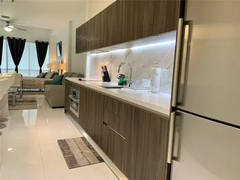 851 NE 1 Avenue Miami FL 33132