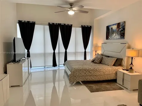 851 NE 1 Avenue Miami FL 33132