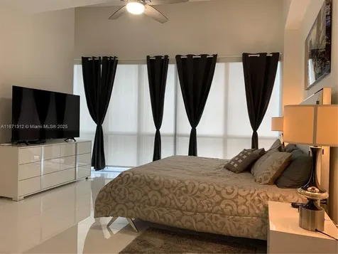 851 NE 1 Avenue Miami FL 33132