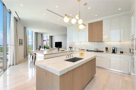 2811 S Bayshore Drive Coconut Grove FL 33133