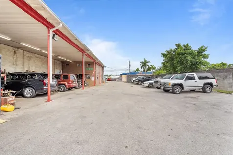 105 NE 1st Road Homestead FL 33030
