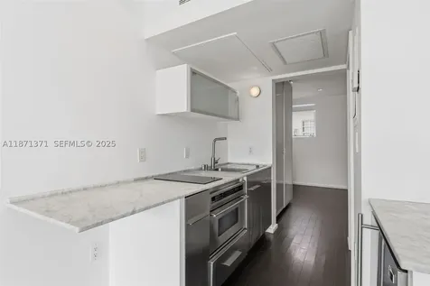1601 West Avenue Miami Beach FL 33139