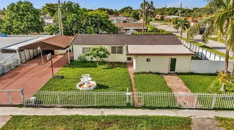 590 W 39th Street Hialeah FL 33012